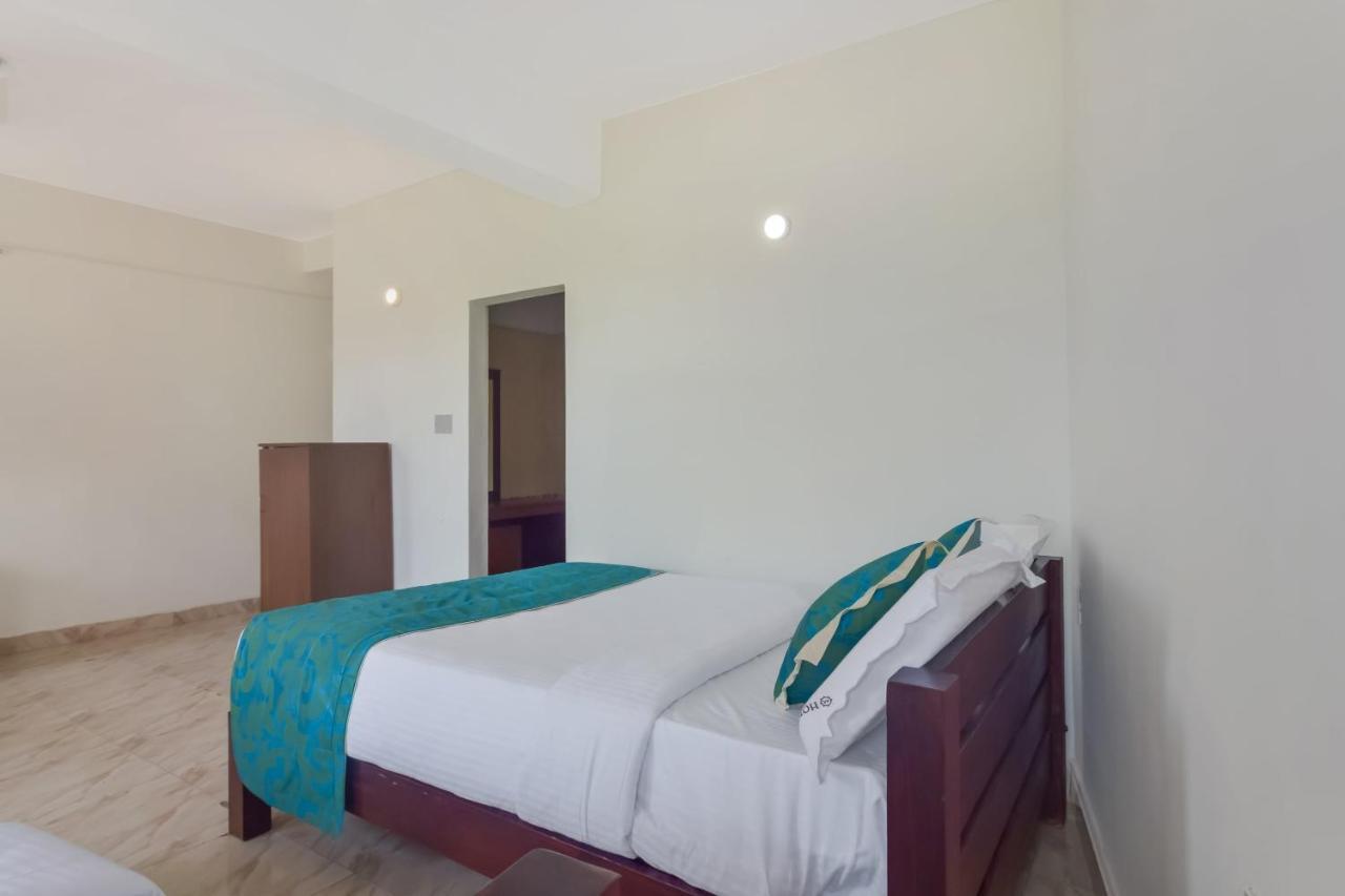 Oyo 13581 Hotel Raj Madikeri Exterior photo