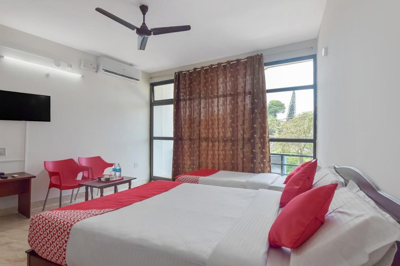 Oyo 13581 Hotel Raj Madikeri Exterior photo